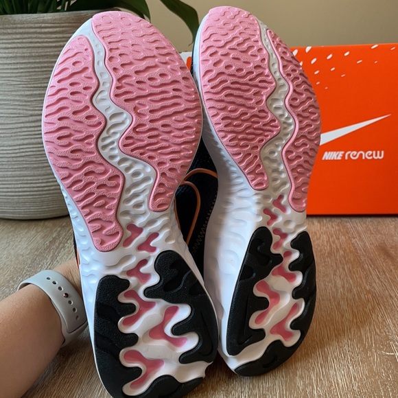 Nike Women’s Renew Run CK6360 001 - Picture 3 of 8